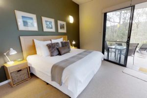 Hunter Valley Luxury Accommodation, Lowanna Retreat, King size bed
